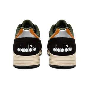 Diadora N902 Trainers
