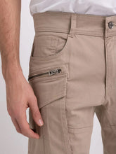 Load image into Gallery viewer, Replay M9907 Cargo Shorts
