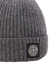 Load image into Gallery viewer, Stone Island N10B5 Beanie
