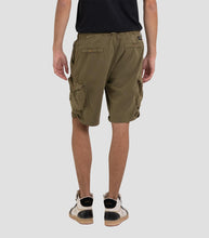 Load image into Gallery viewer, Replay M9833a Cargo Shorts
